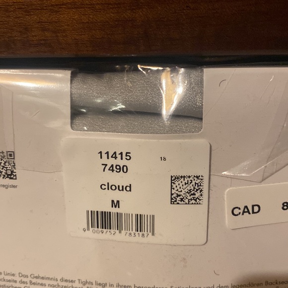 Wolford satin de luxe ULTRA RARE colour - Picture 3 of 5